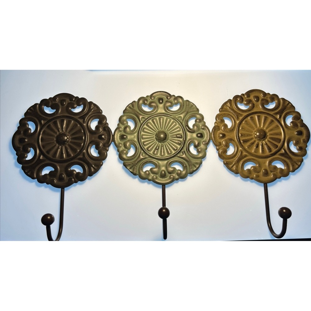 3 Hook  Farmhouse  medallion wall home decor